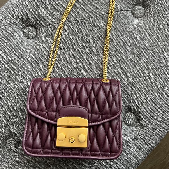 FURLA Quilted Metropolis Crossbody Bag - Picture 2 of 9